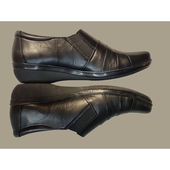 Collection by Clarks Black Cushioned Slip-On Shoes With Buckle Detail Size 7M - Picture 8 of 10